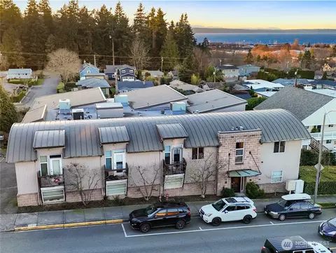 654 5th Ave S #404, Edmonds, WA 98020