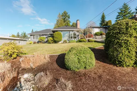 Exterior - 2110 E 17th St, Bremerton, WA 98310 photo 11 of 11