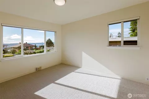 Bedroom - 2110 E 17th St, Bremerton, WA 98310 photo 6 of 6