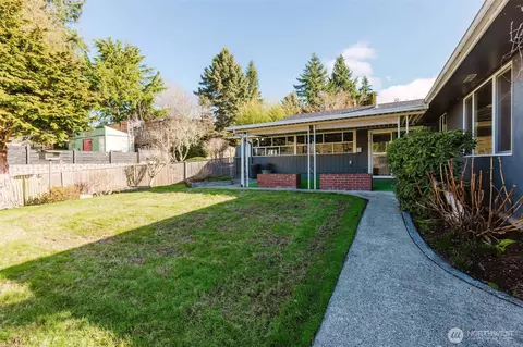 Exterior - 2110 E 17th St, Bremerton, WA 98310 photo 10 of 11