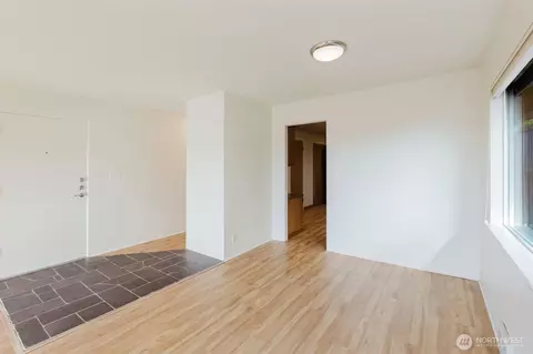 Living - 2110 E 17th St, Bremerton, WA 98310 photo 5 of 6