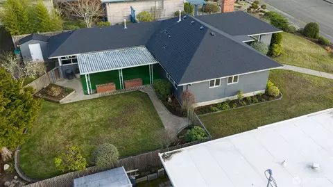 Exterior - 2110 E 17th St, Bremerton, WA 98310 photo 1 of 11