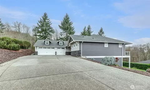 895 Marshall Dr, Camano Island, WA 98282