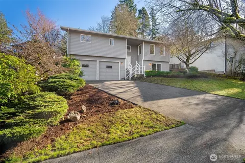 1216 E Clearbrook Dr, Bellingham, WA 98229