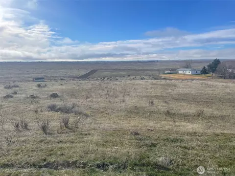 8686 Neppel Rd NE, Moses Lake, WA 98837