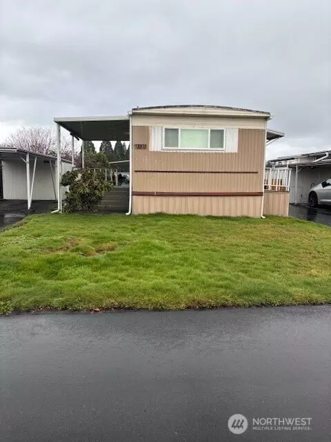 1137 Spruce Dr, Enumclaw, WA 98022