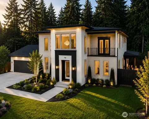 710 Chris David Dr, Steilacoom, WA 98388