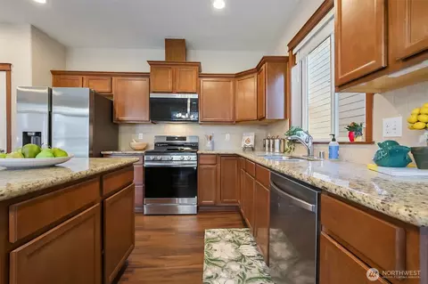 Kitchen - 16228 2nd Ave SE, Bothell, WA 98012 photo 3 of 4