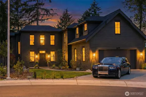601 Chris David Dr, Steilacoom, WA 98388