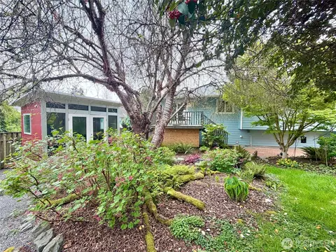 3929 205th Pl SW, Lynnwood, WA 98036
