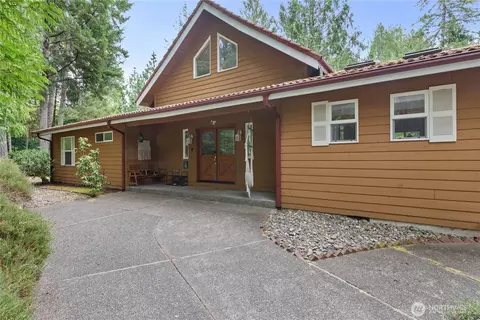 41 E Westlake Pl, Allyn, WA 98524