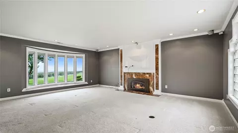 Living - 31 Rangeview Rd, Othello, WA 99344 photo 1 of 6