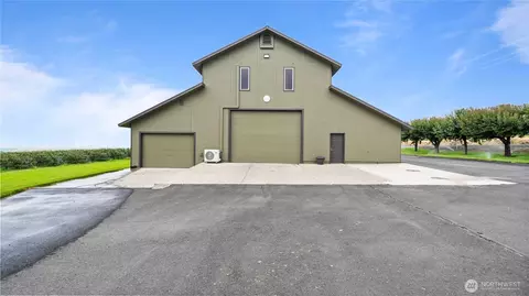Exterior - 31 Rangeview Rd, Othello, WA 99344 photo 3 of 4