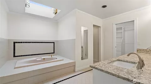 Bath - 31 Rangeview Rd, Othello, WA 99344 photo 2 of 2