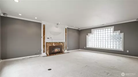 Living - 31 Rangeview Rd, Othello, WA 99344 photo 2 of 6