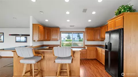 Kitchen - 31 Rangeview Rd, Othello, WA 99344 photo 6 of 6