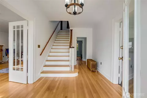 Entry Way - 4918 S 3rd Ave, Everett, WA 98203 photo 2 of 5