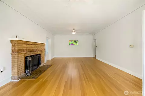 Living - 4918 S 3rd Ave, Everett, WA 98203 photo 1 of 8
