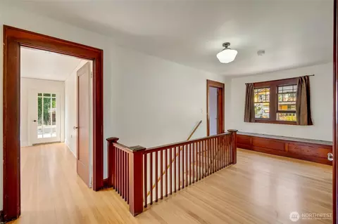 Entry Way - 4918 S 3rd Ave, Everett, WA 98203 photo 4 of 5