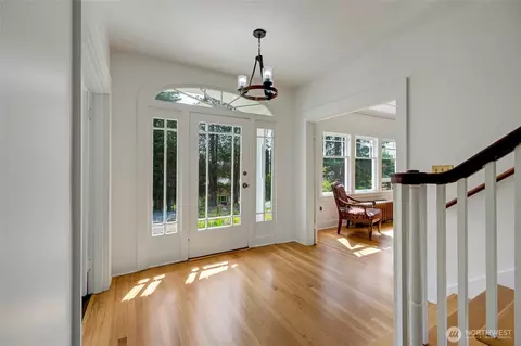 Entry Way - 4918 S 3rd Ave, Everett, WA 98203 photo 1 of 5