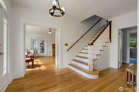 Entry Way - 4918 S 3rd Ave, Everett, WA 98203 photo 3 of 5