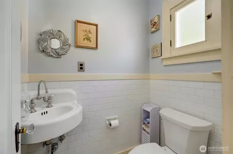 Bath - 4918 S 3rd Ave, Everett, WA 98203 photo 1 of 3