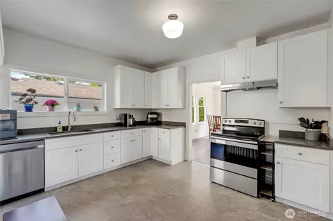 Kitchen - 4918 S 3rd Ave, Everett, WA 98203 photo 1 of 4