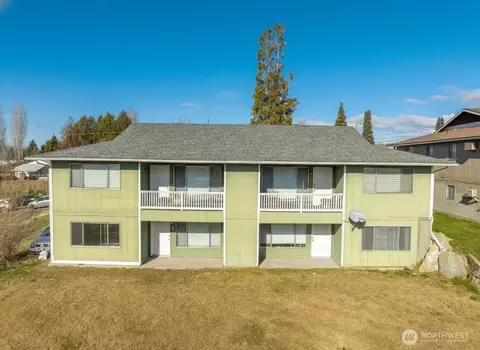 410 7th St NE #1-4, East Wenatchee, WA 98802