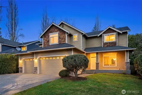 3210 NE 195th St, Lake Forest Park, WA 98155