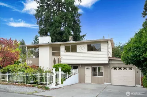 16515 N Linden Ave N, Shoreline, WA 98133