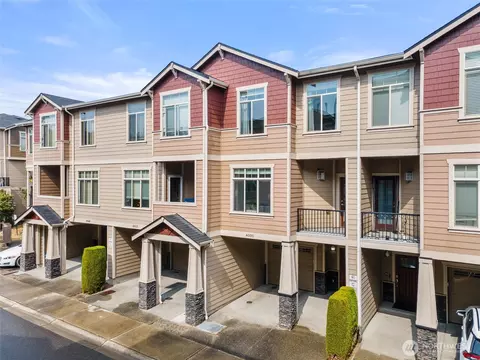 4000 NE 3rd Pl, Renton, WA 98056