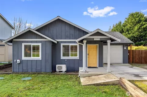 1272 Admirals Dr, Coupeville, WA 98239