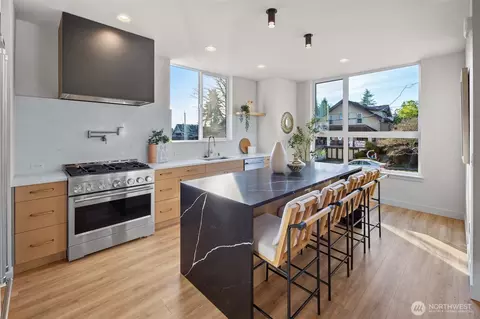 4136 Eastern Ave N, Seattle, WA 98103 photo 6