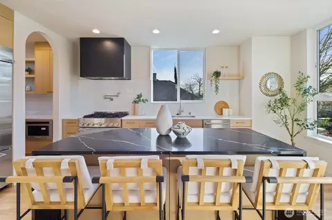 4136 Eastern Ave N, Seattle, WA 98103 photo 11