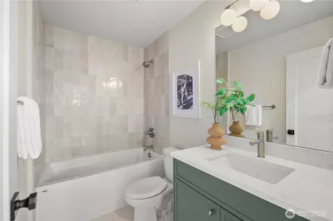 4136 Eastern Ave N, Seattle, WA 98103 photo 27