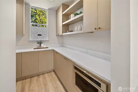 4136 Eastern Ave N, Seattle, WA 98103 photo 9