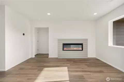 Living - 117 Willowbrook Dr, Chehalis, WA 98532 photo 2 of 3
