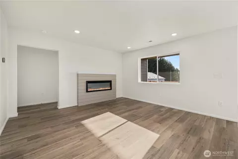 Living - 117 Willowbrook Dr, Chehalis, WA 98532 photo 3 of 3