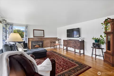 Living - 712 3rd St, Sultan, WA 98294 photo 1 of 3