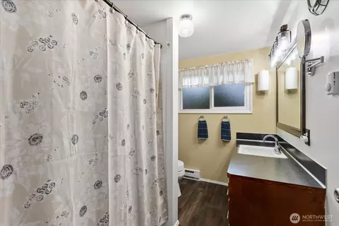 Bath - 712 3rd St, Sultan, WA 98294 photo 1 of 2