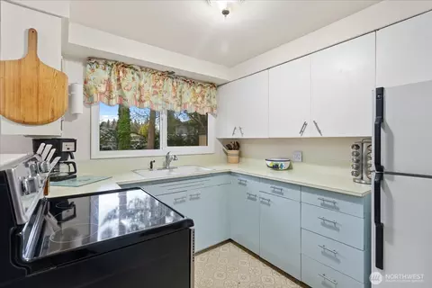 Kitchen - 712 3rd St, Sultan, WA 98294 photo 2 of 3