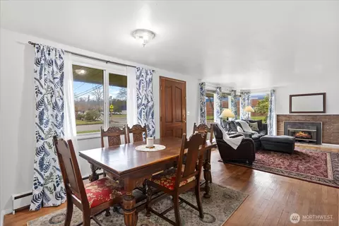 Dining - 712 3rd St, Sultan, WA 98294 photo 1 of 2