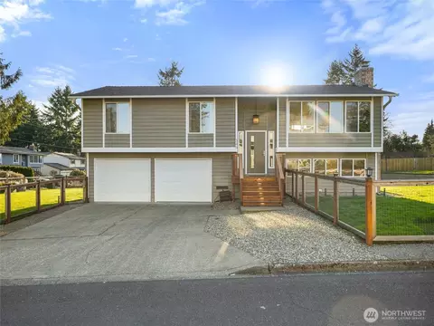 349 Anacortes Ave SE, Renton, WA 98059