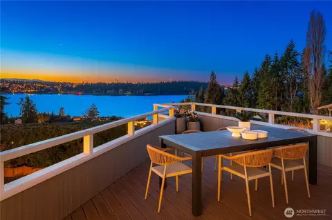 7580 SE 71st St, Mercer Island, WA 98040