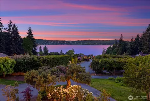 7580 SE 71st St, Mercer Island, WA 98040