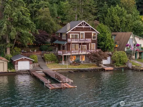 545 Summit Lake Shore Rd NW, Olympia, WA 98502