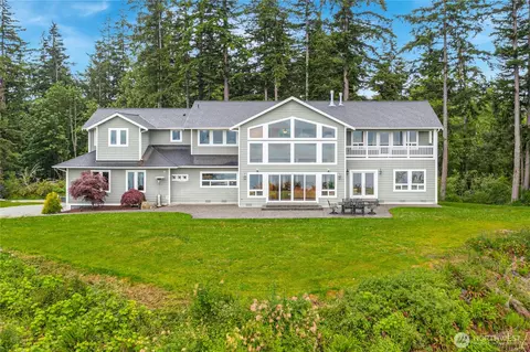 4075 Preserve Dr, Camano Island, WA 98282