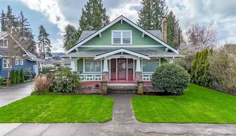 206 5th Ave NW, Puyallup, WA 98371