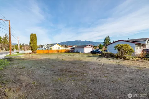 900 N Mcgarigle Rd, Sedro Woolley, WA 98284