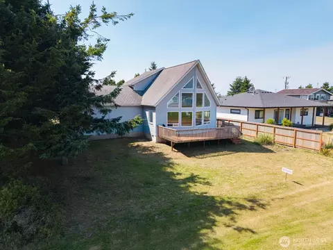 570 Canal Dr NE, Ocean Shores, WA 98569